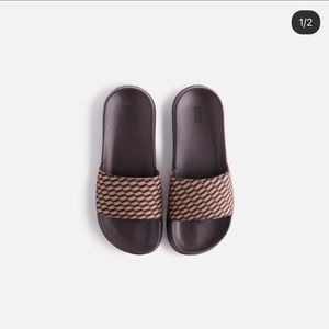 Kith Monogram Slides